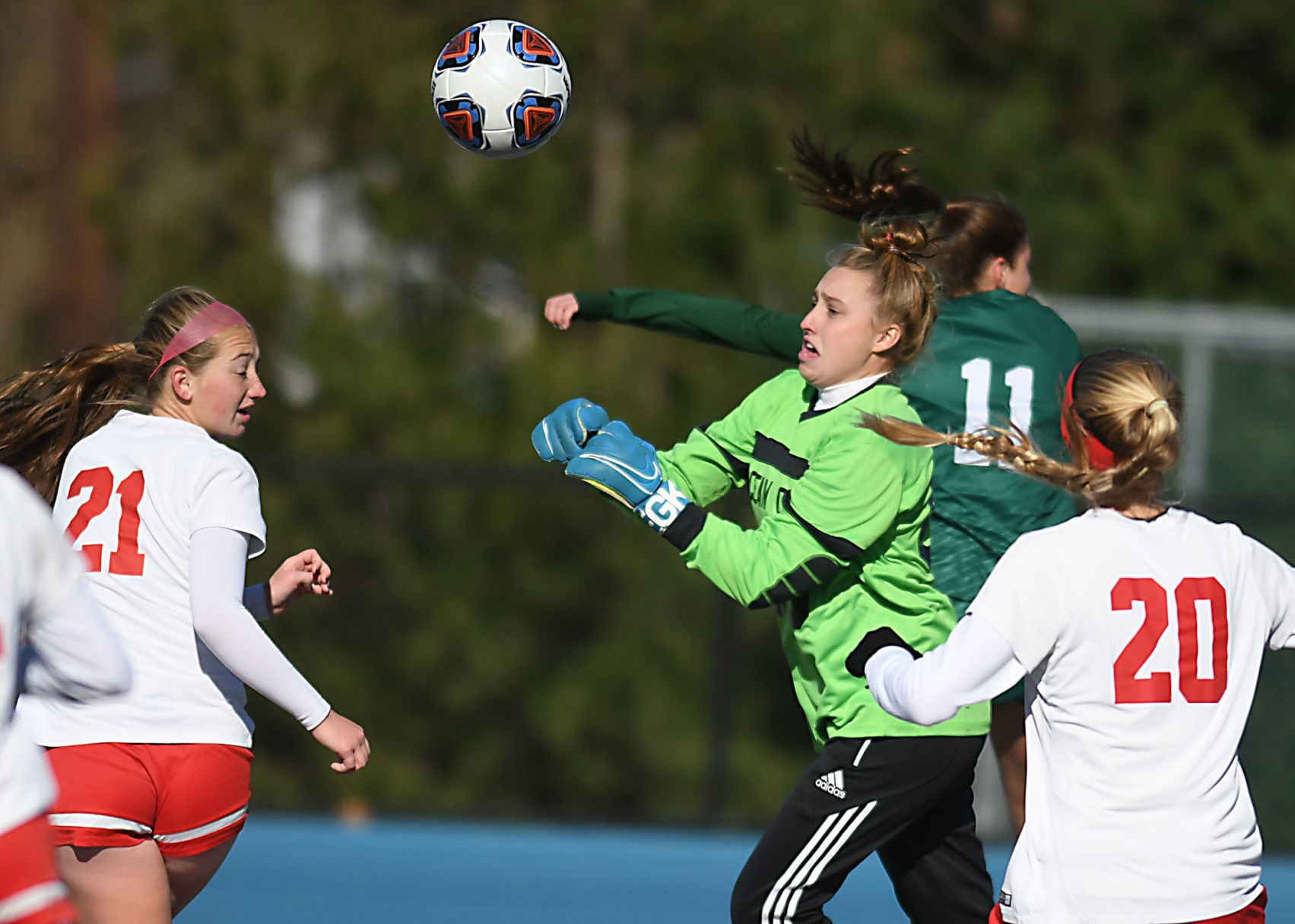 111719_spt_ocgirlssoccer00123711